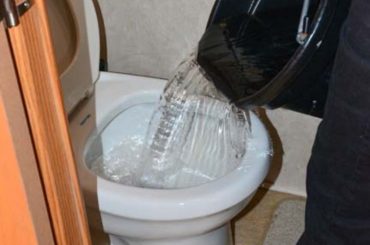 how-to-clean-rv-toilet