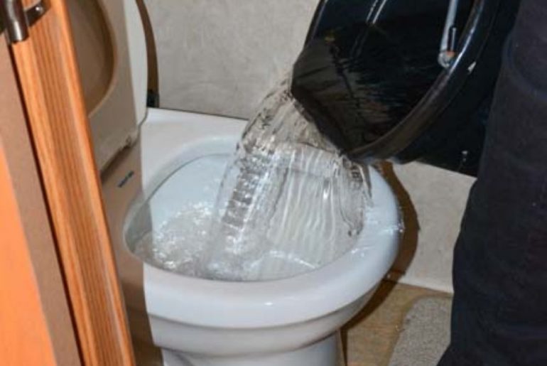 how-to-clean-rv-toilet